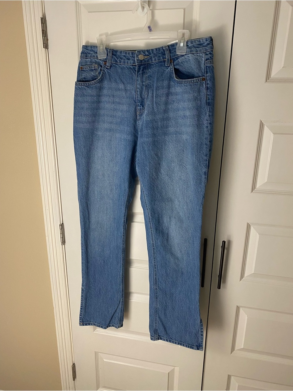 H&M Light Blue Straight Leg Women’s Jeans